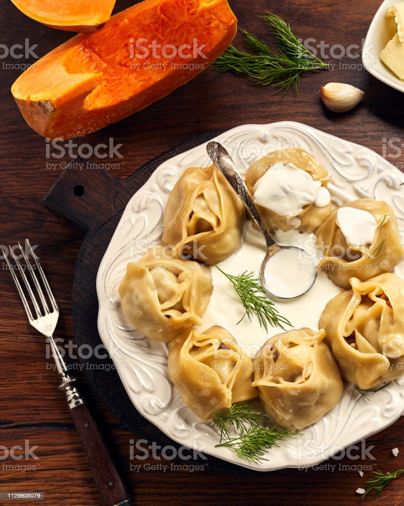 BUHARDA MANTI /STEAMED MANTI