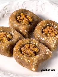 CEVİZLİ PADİŞAHBAKLAVA /SULTAN'SBAKLAVA WİTHWALNUTS - 1 Adet / 1 Pieces